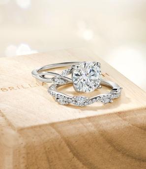 Diamond engagement ring and wedding ring set from the Secret Garden Signature collection.